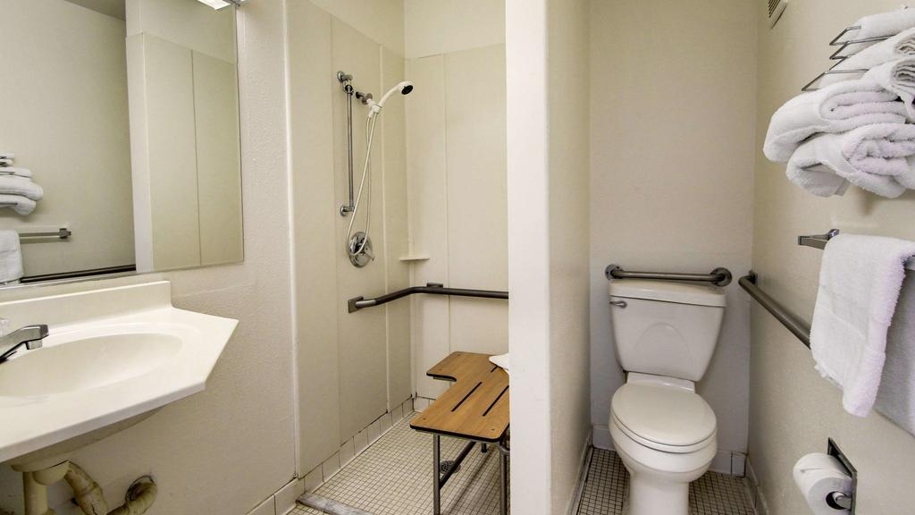 Motel 6 Des Moines South - Airport Bagian luar foto