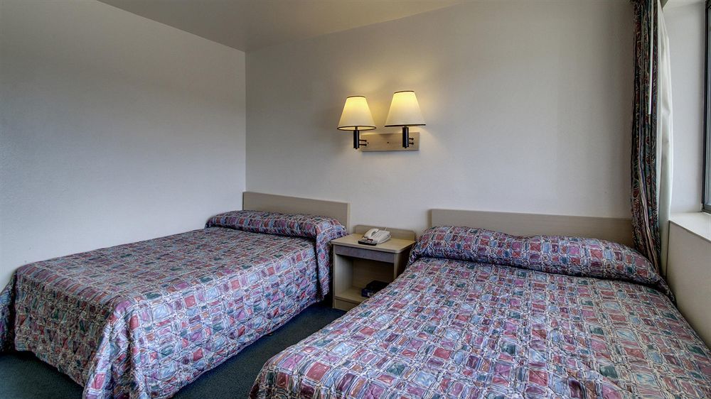 Motel 6 Des Moines South - Airport Bagian luar foto