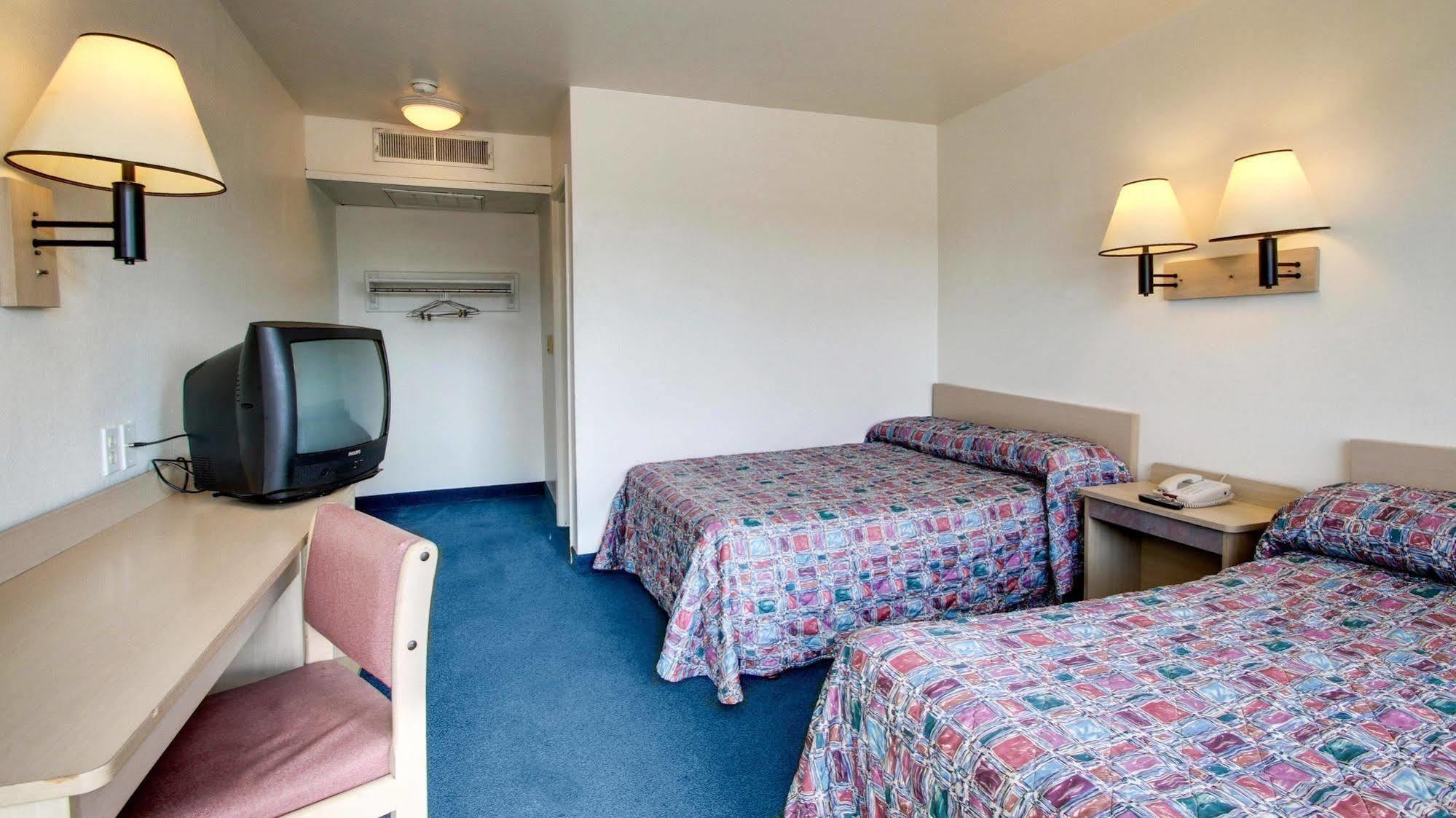 Motel 6 Des Moines South - Airport Bagian luar foto