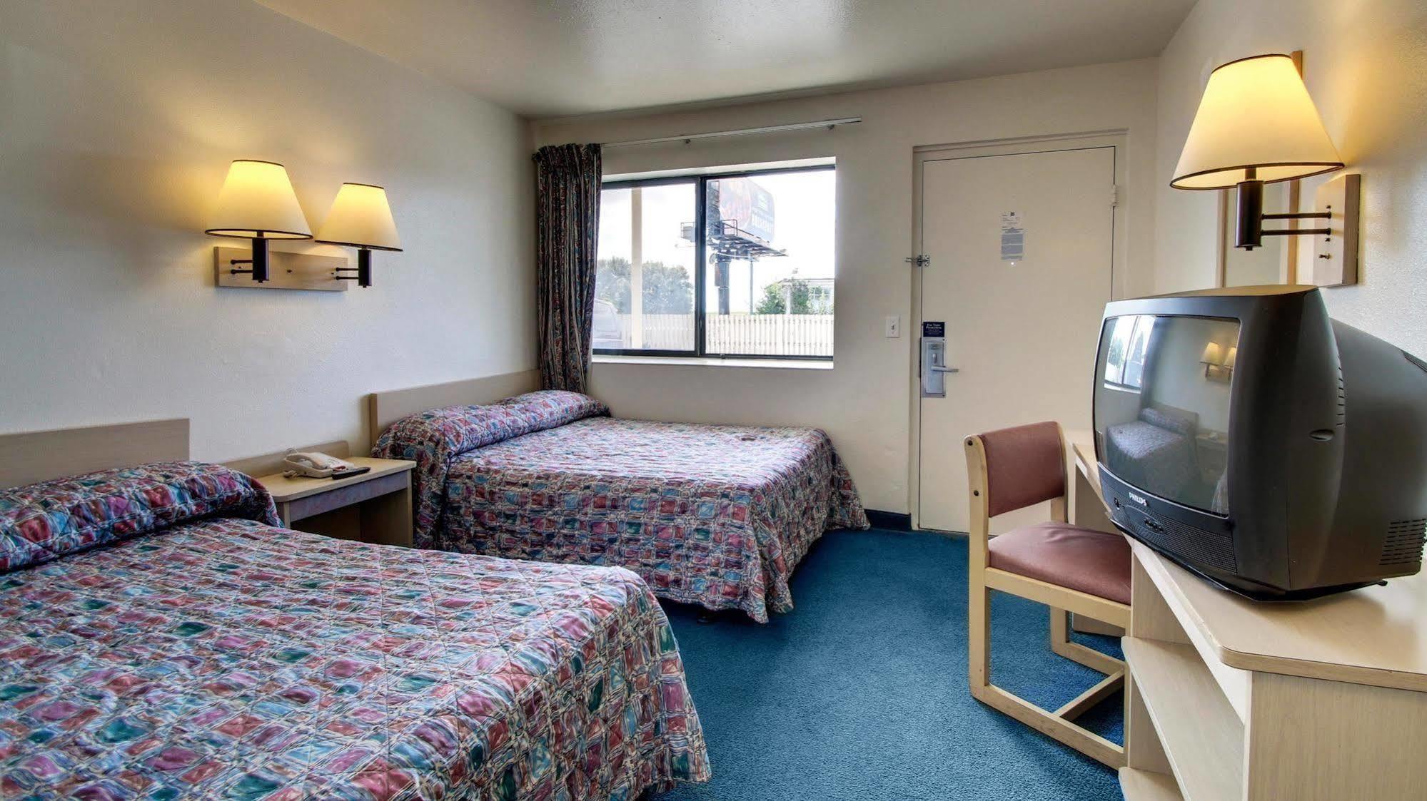 Motel 6 Des Moines South - Airport Bagian luar foto