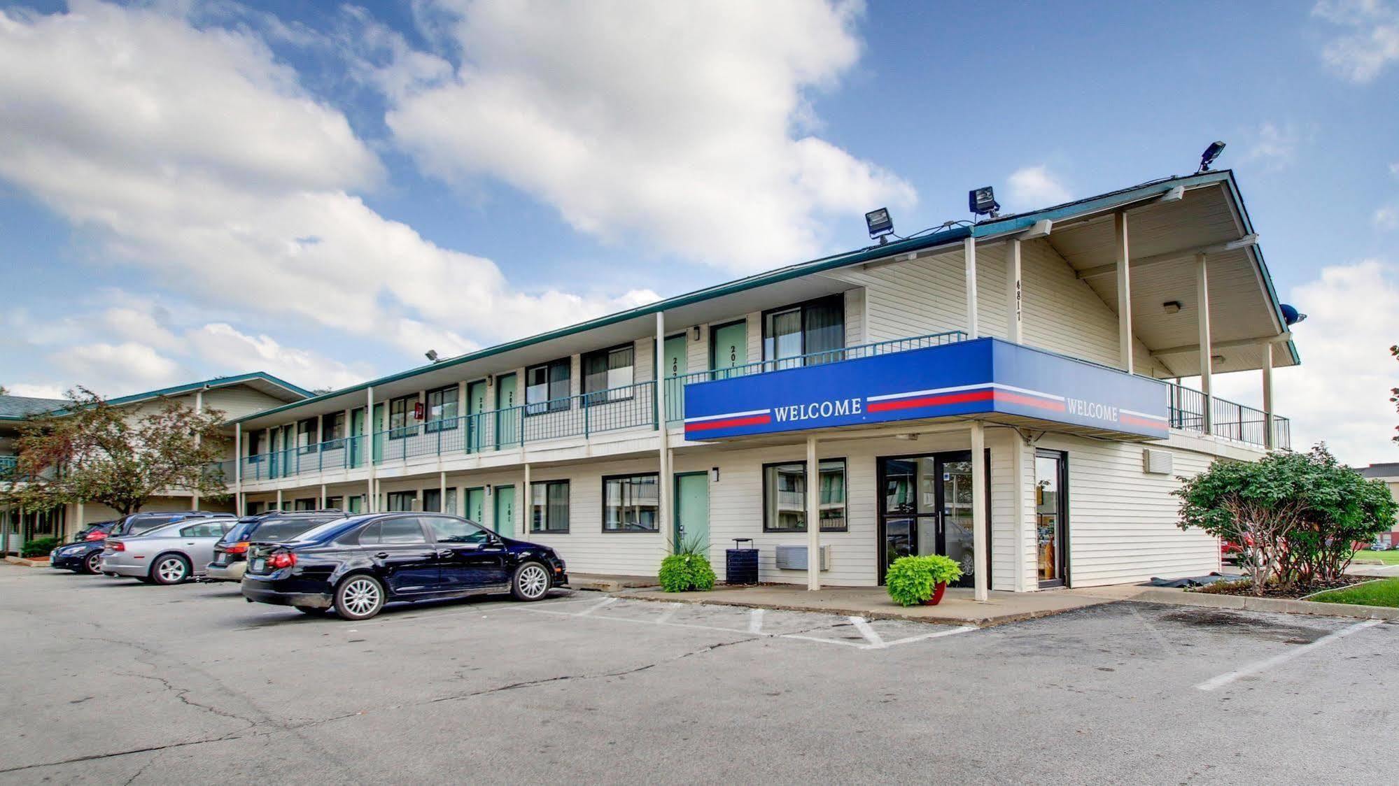 Motel 6 Des Moines South - Airport Bagian luar foto