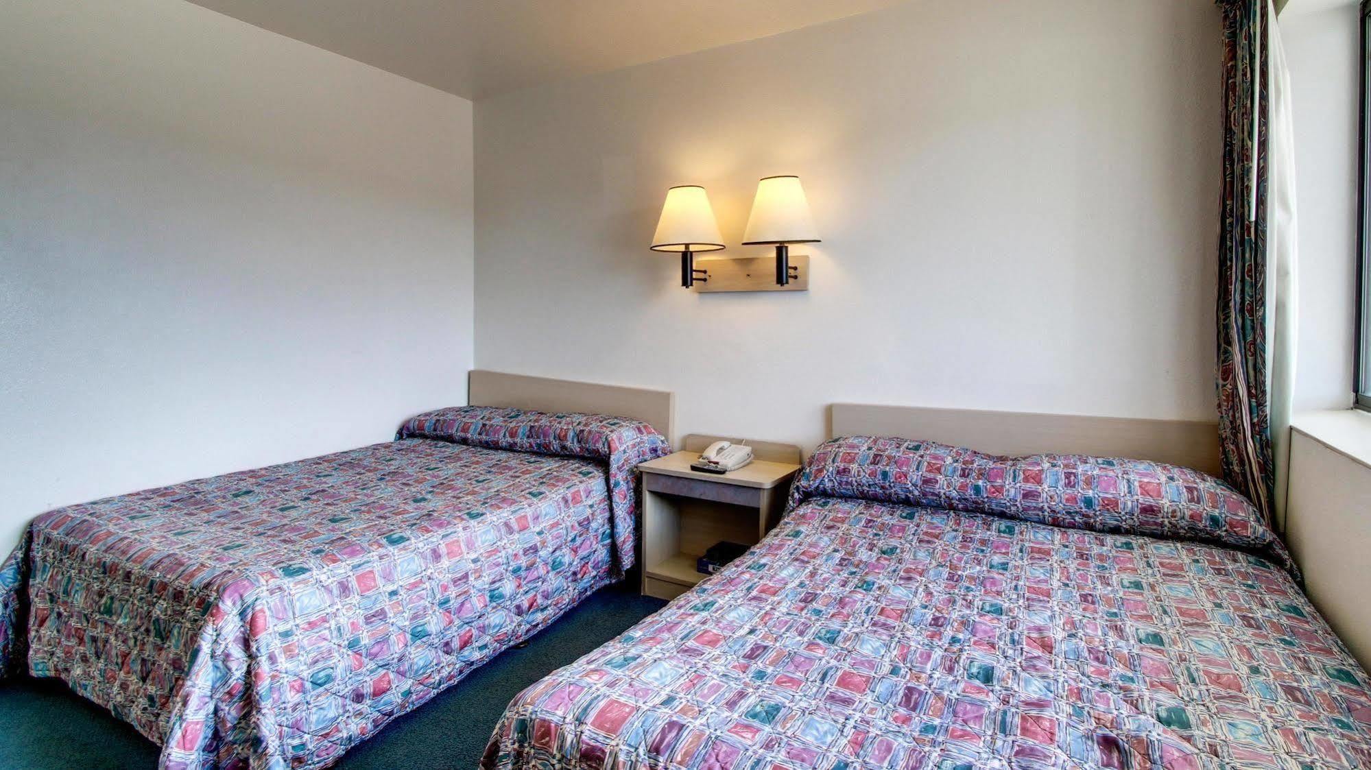 Motel 6 Des Moines South - Airport Bagian luar foto